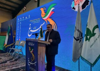 هنرمندان برای بیداری ملت‌ها به میدان بیایند