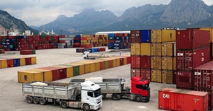 واردات بیش از یک میلیارد دلار کالای اساسی به کشور از طریق گمرکات مازندران