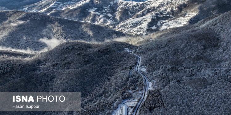 بارش برف در روستاهای کوهستانی سوادکوه