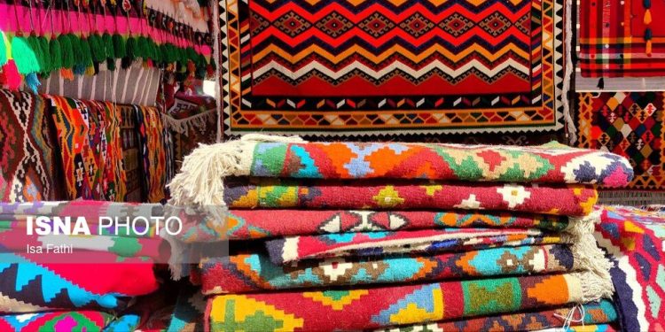 همصدایی هنرمندان صنایع دستی برای احیاء هویت ناب مازنی