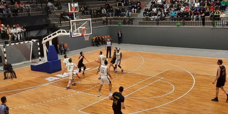 کاله مازندران میهمان انتهای جدولی خود را ۱۰۰ تایی کرد