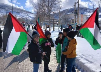 کودکان دهه نودی کیاسر پای کار انقلاب