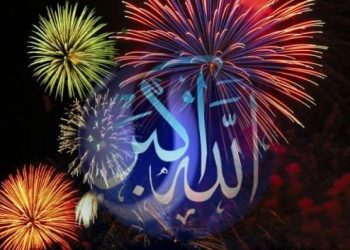 همزمان با نورافشانی‌ها؛ مردم بانگ الله‌اکبر سر دادند