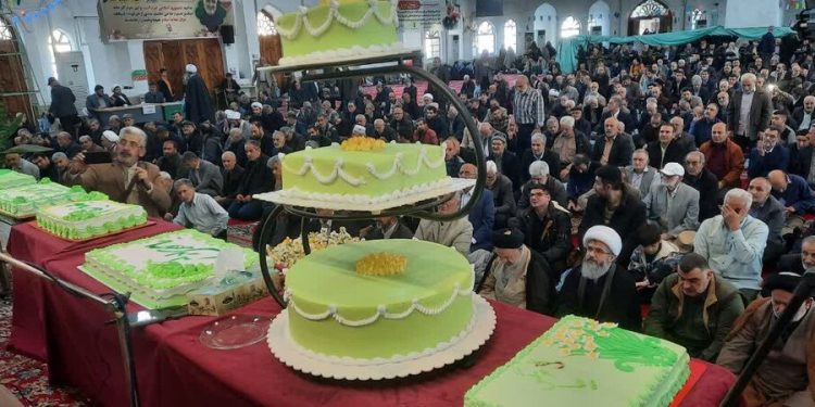 کیک ۱۰متری جشن امامت حضرت مهدی (عج) در آمل توزیع شد