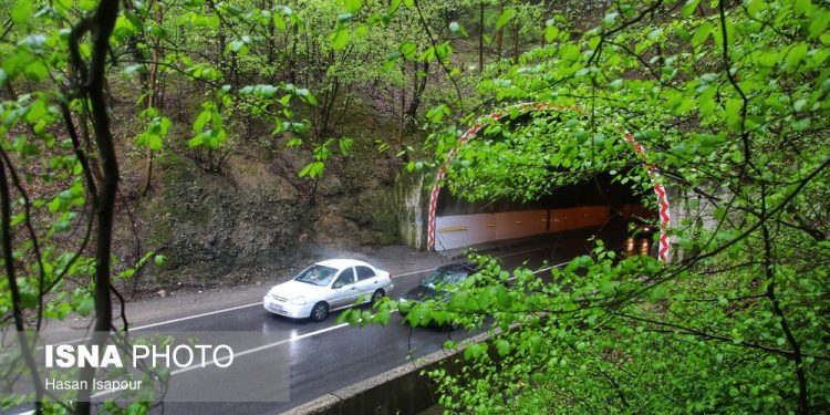 ایسنا - بارش برف و باران در محور سوادکوه
