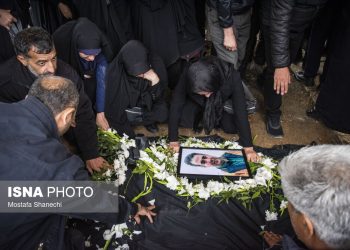 ایسنا - تشییع پیکر مصطفی شریفی باستان‌شناس و مدیر پایگاه میراث جهانی باغ عباس‌آباد