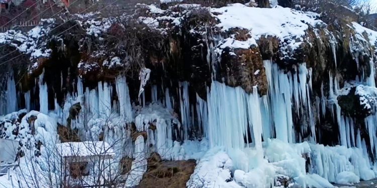 ویدیو/ درخشش قندیل‌های کجور نوشهر