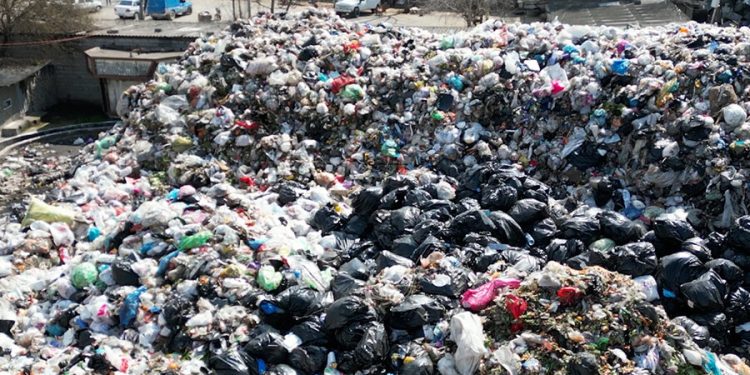 ویدیو/ ۱۸۳۰ تن زباله روی دست بابلی‌ها