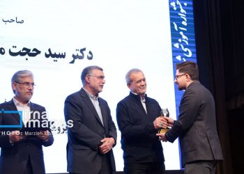 کسب رتبه نخست کشوری توسط نخبه چهاردانگه‌ای در هجدهمین جشنواره آموزشی شهید مطهری +عکس و فیلم