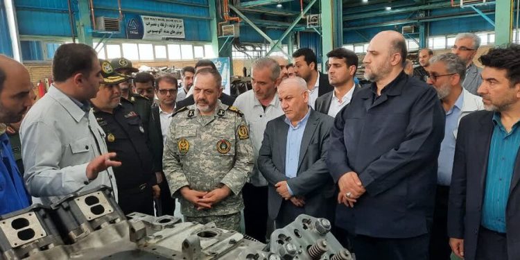 بازدید وزیر دفاع از شرکت دیزل سنگین ایران در آمل