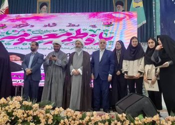 همایش ۲۰۰۰ نفری دختران آملی، طلایه‌داران نسل فاطمی برگزار شد
