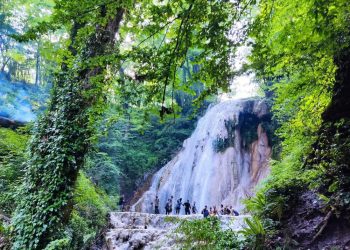 «آبشار اِسکِلیم»؛ نگین پنهان جنگل‌های هیرکانی