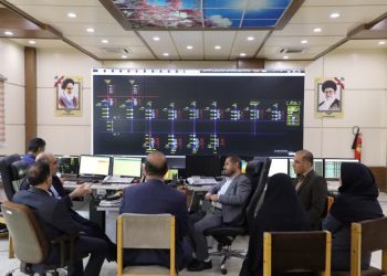 بازدید مشاور معاون رئیس جمهور از پیشرفته‌ترین مرکز کنترل و پایش شبکه فوق توزیع برق کشور