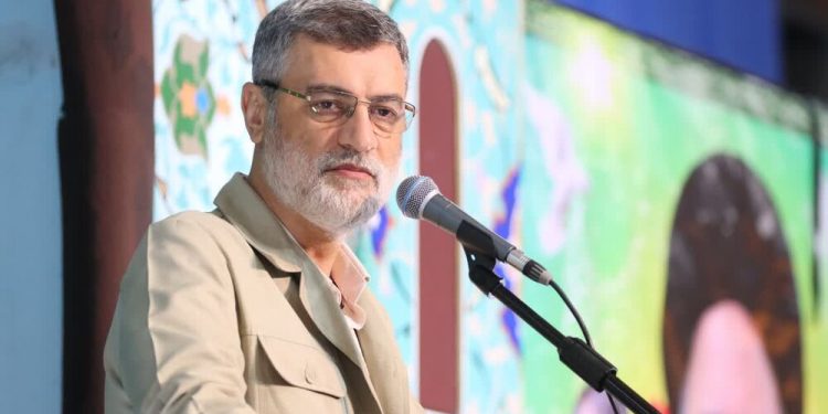شهید رئیسی به دنبال کسب آبرو از ولایت نبود