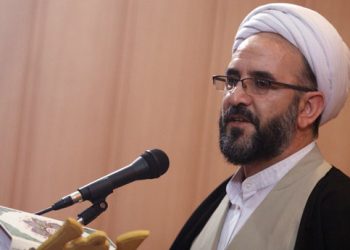 مسئولان نباید نظاره‌گر مشکلات باشند و باید به صورت فعال وارد عمل شوند