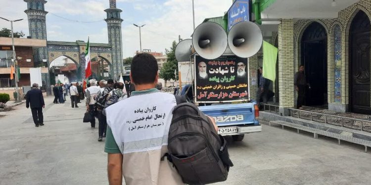 نخستین کاروان پیاده مازندران از آمل راهی مرقد امام راحل شد