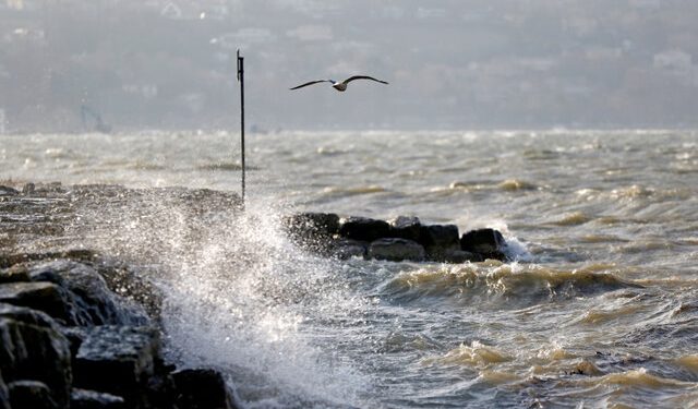 هشدار سطح زرد دریایی در مازندران صادر شد/شنا و صیادی ممنوع