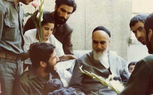 امام خمینی(ره) بنیان‌گذار عقلانیت دینی است که جامعه‌ای «ولایت‌محور و مردم‌سالار» می‌سازد