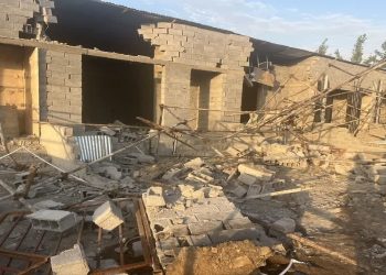 تخریب ساخت‌ و ساز‌های غیرمجاز در اراضی کشاورزی شهرستان نور