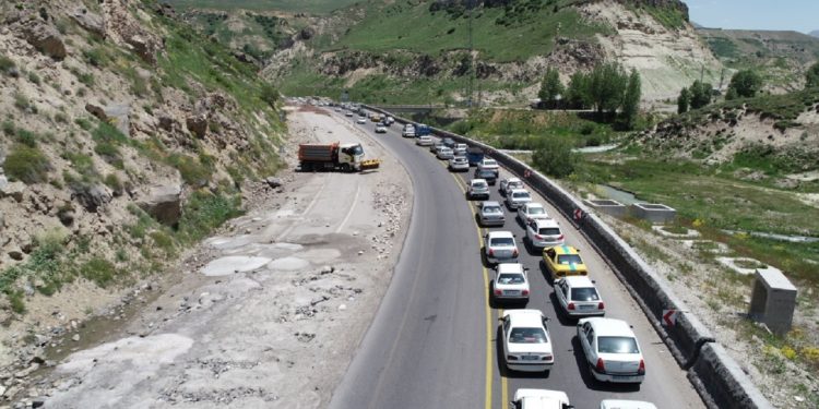 جاده‌های مازندران همچنان پر تردد