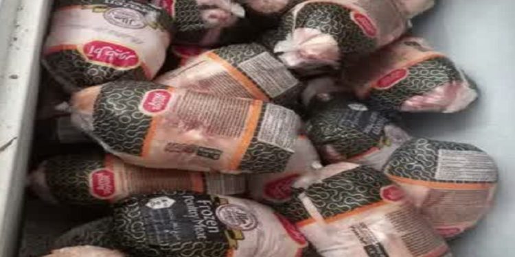 توزیع یک تن مرغ تنظیم بازاری در سوادکوه