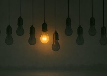 فشار بی‌سابقه بر شبکه توزیع برق مازندران؛ رکورد ۲۵۷۰ مگاوات ثبت شد