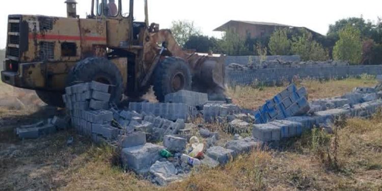قلع و قمع ۱۱ بنای غیرمجاز در شهرستان نکا