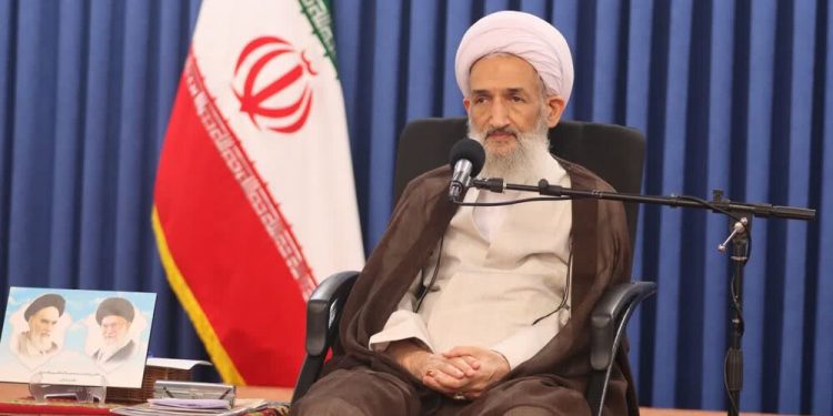 حضور مسئولان در راهپیمایی ۱۳ آبان امسال باید پررنگ باشد
