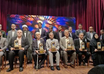 نخستین همایش چهره‌های ماندگار فرهنگ و هنر نور برگزار شد