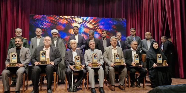 نخستین همایش چهره‌های ماندگار فرهنگ و هنر نور برگزار شد