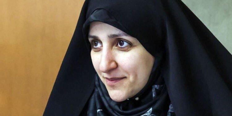  ۸۳ بانو در دولت به‌کار گرفته شده‌اند / زنان ما مستحق موقعیت‌های مدیریتی هستند