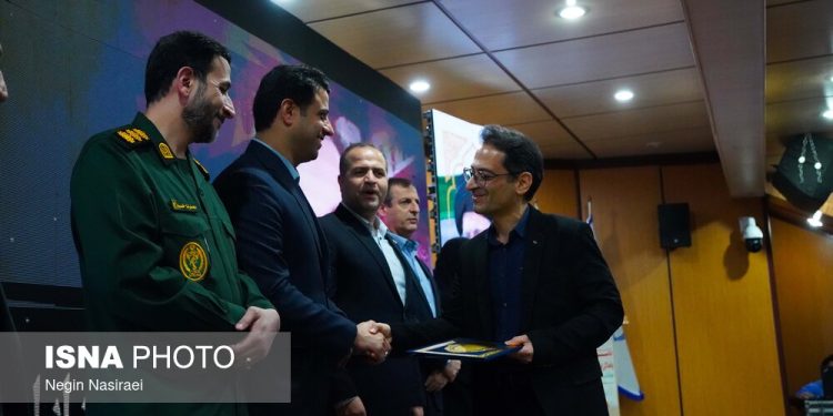 آیین تجلیل از ناشران و فعالان فرهنگی حوزه کتاب و کتابخوانی استان مازندران