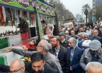 استقبال مردم آمل از پیکر ۱۰ شهید گمنام