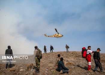 اعزام سه فروند بالگرد وزارت دفاع برای کمک به اطفای حریق جنگل‌های شمال