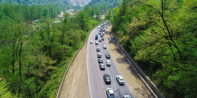 جاده‌های مازندران همچنان پرتردد؛ بیش از ۴۲ میلیون تردد ثبت شد