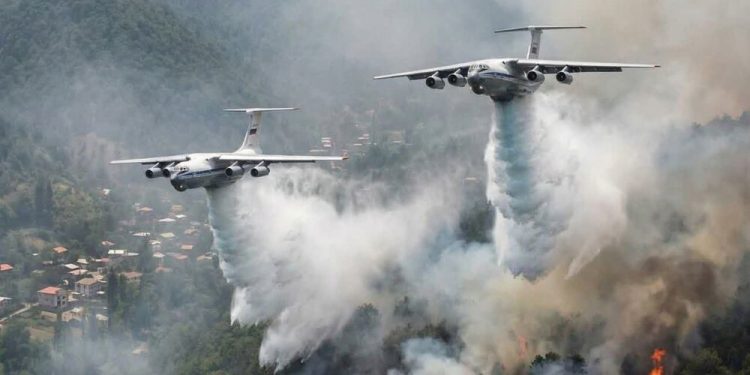  دو هواپیمای ایلیوشین ۴۰ تنی از مهرآباد به سوی جنگل‌های چالوس به پرواز درآمدند