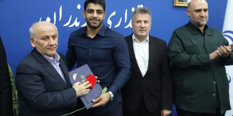 زمین و اشتغال برای قهرمانان کشتی مازندران فراهم می‌شود