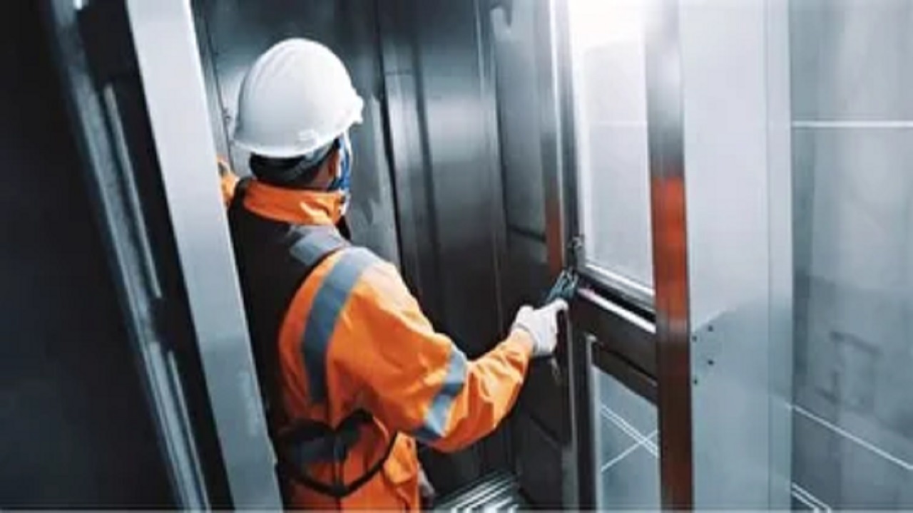 سقوط آسانسور در ساختمان شهرداری قائم‌شهر