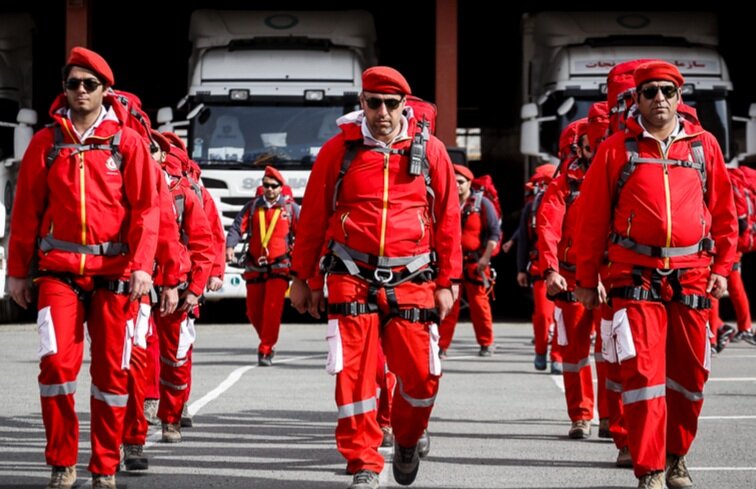 عملیات گسترده هلال‌احمر در مهار حریق جنگل‌های هیرکانی / به‌کارگیری ۸۹ نیروی عملیاتی، ۳ بالگرد و پهپادهای حرارتی در الیت چالوس