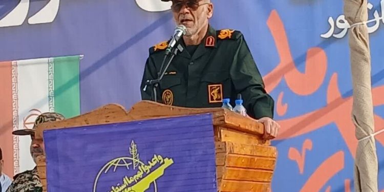 فرمانده دوران دفاع مقدس: مأموریت بسیج پیاده‌سازی گام دوم انقلاب است
