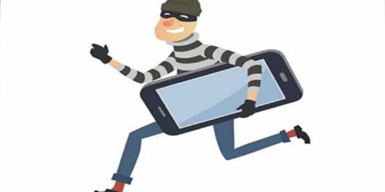 موبایل قاپی از شهروندان محمودآبادی؛ موبایل قاپ سابقه دار دستگیر شد