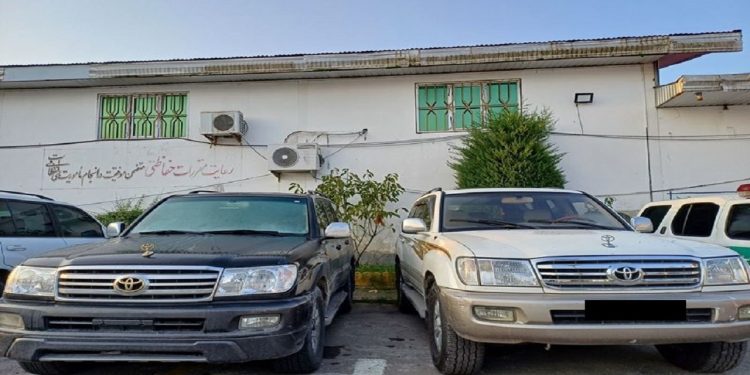 کشف لندکروز‌های ۱۵۰ میلیاردی قاچاق در عباس آباد