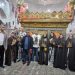 گردشگران خارجی در امامزاده ابراهیم (ع) بابلسر با هدیه چادر بدرقه شدند