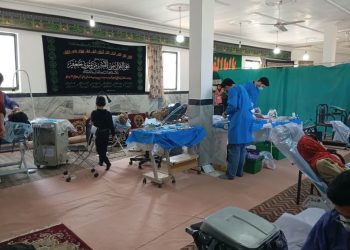 ارائه خدمات پزشکی  توسط گروه جهادی دانشگاه علوم پزشکی مازندران  در روستای کوات+ تصاویر