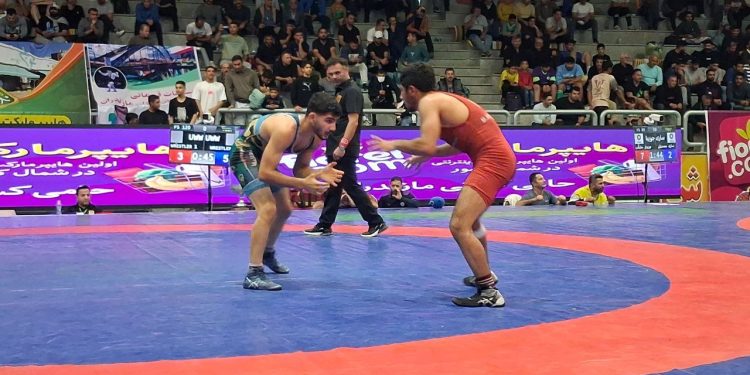 آغاز پیکار‌های کشتی آزاد جوانان مازندران در فریدونکنار