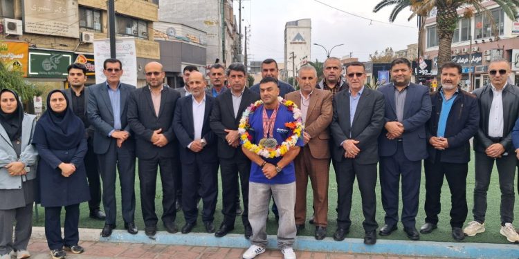 استقبال از مدال آور مسابقات جهانی بدنسازی و پرورش اندام + فیلم
