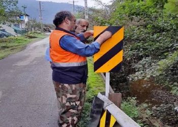 افزایش ضریب ایمنی راه‌های مازندران؛ بیش از ۹ هزار تابلو و علائم ایمنی نصب شد