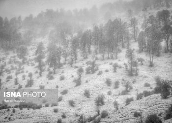 ایسنا - بارش برف پاییزی روستاهای کوهستانی