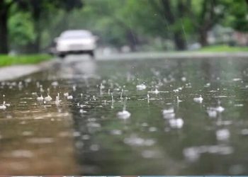 بارش شدید باران در مازندران همراه با وزش باد و کاهش دما