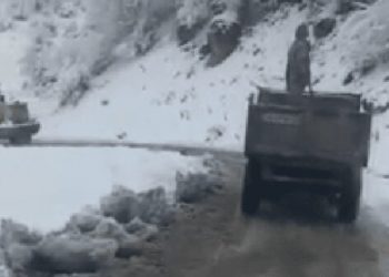 بازگشایی جاده‌های سوادکوه پس از بارش برف/ آماده‌باش ستاد مدیریت بحران